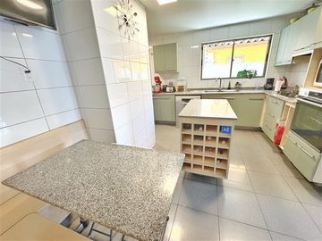 Casa en Venta en Impecable ! Fuera de condominio!!