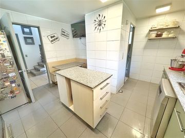 Casa en Venta en Impecable ! Fuera de condominio!!