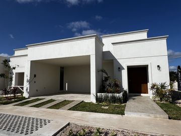 CASA EN VENTA MERIDA, CONKAL, EN PRIVADA  1 PLANTA, ENTREGA INMEDIATA.