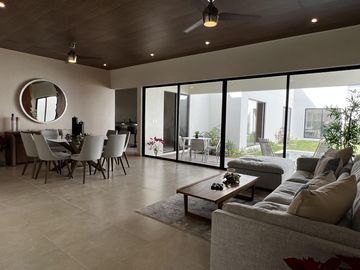 CASA EN VENTA MERIDA, CONKAL, EN PRIVADA  1 PLANTA, ENTREGA INMEDIATA.