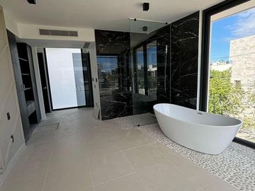 Último Penthouse Disponible con Jacuzzi en Venta en Tulum