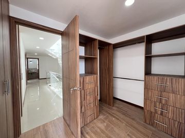 Casa Residencial Nueva en Venta Zona Bello Horizonte