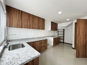 Casa Residencial Nueva en Venta Zona Bello Horizonte