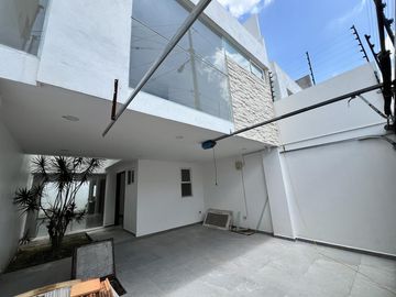 Casa Residencial Nueva en Venta Zona Bello Horizonte