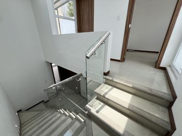 Casa Residencial Nueva en Venta Zona Bello Horizonte