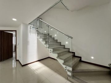 Casa Residencial Nueva en Venta Zona Bello Horizonte