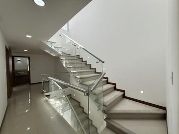 Casa Residencial Nueva en Venta Zona Bello Horizonte