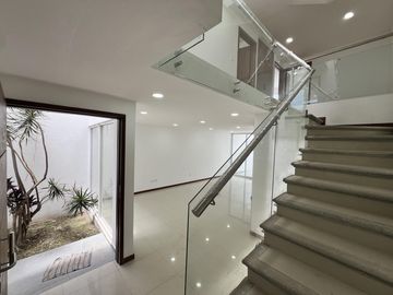 Casa Residencial Nueva en Venta Zona Bello Horizonte
