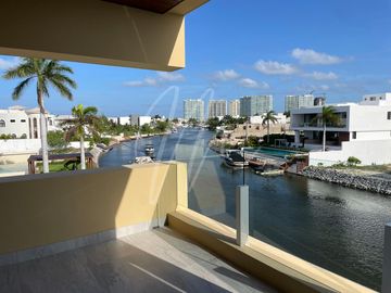 * Casa en Venta en Cancun, Residencial Puerto Cancún
