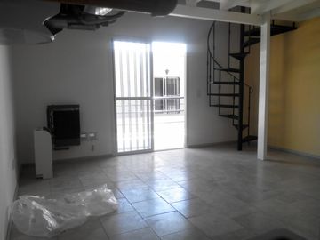 DEPTO 2 AMB.TIPO LOFT CON COCHERA , COMPLEJO CON PISICINA 2 PISO POR ESCALERA.SIN EXPENSAS NI ABL