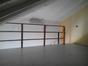 DEPTO 2 AMB.TIPO LOFT CON COCHERA , COMPLEJO CON PISICINA 2 PISO POR ESCALERA.SIN EXPENSAS NI ABL