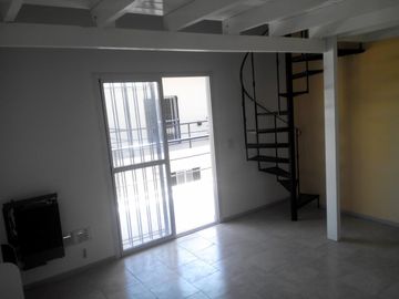 DEPTO 2 AMB.TIPO LOFT CON COCHERA , COMPLEJO CON PISICINA 2 PISO POR ESCALERA.SIN EXPENSAS NI ABL
