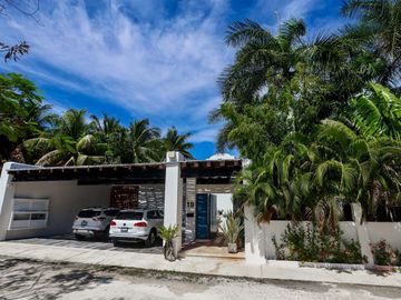 Villa mediterránea a pasos de la playa en venta