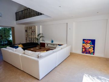 Villa mediterránea a pasos de la playa en venta