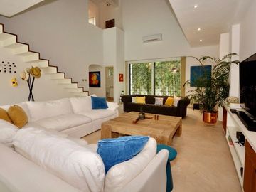 Villa mediterránea a pasos de la playa en venta