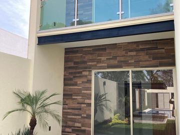 CASA EN LOMAS DE VISTA HERMOSA