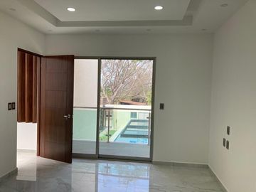 CASA EN LOMAS DE VISTA HERMOSA