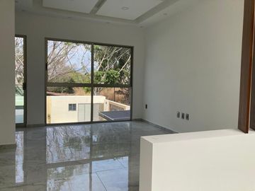 CASA EN LOMAS DE VISTA HERMOSA