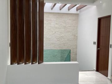 CASA EN LOMAS DE VISTA HERMOSA