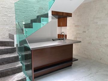 CASA EN LOMAS DE VISTA HERMOSA