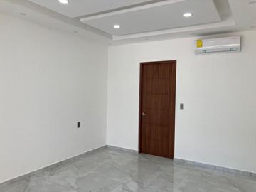 CASA EN LOMAS DE VISTA HERMOSA