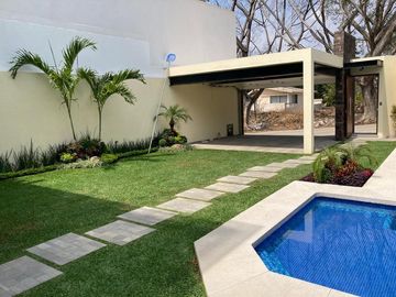 CASA EN LOMAS DE VISTA HERMOSA