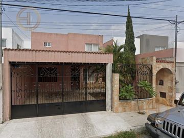 Casa en VENTA en MONTEBELLO, MÉRIDA, YÚCATAN