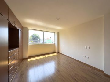 DEPARTAMENTO EN VENTA EN VISTA LAGUNA, ZONA BUGAMBILIAS