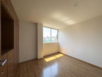 DEPARTAMENTO EN VENTA EN VISTA LAGUNA, ZONA BUGAMBILIAS