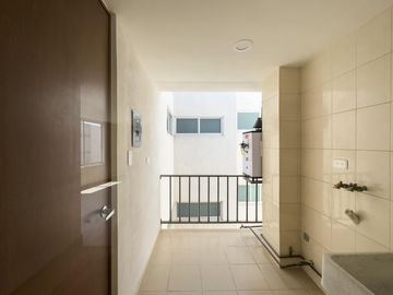 DEPARTAMENTO EN VENTA EN VISTA LAGUNA, ZONA BUGAMBILIAS