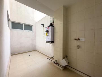DEPARTAMENTO EN VENTA EN VISTA LAGUNA, ZONA BUGAMBILIAS