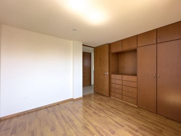 DEPARTAMENTO EN VENTA EN VISTA LAGUNA, ZONA BUGAMBILIAS