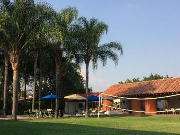 CASA EN PUEBLO OACALCO