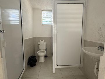 Casa en  venta en Mérida sobre avenida Rogers 22m de frente