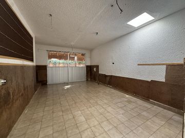 Casa en  venta en Mérida sobre avenida Rogers 22m de frente