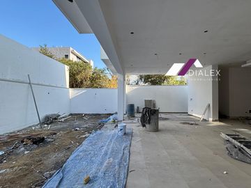 Casa en VENTA Fracc. Santa Isabel -CARRETERA NACIONAL- Zona Sur de Monterrey, 403 m2