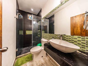 Hotel en Venta: Hotel Boutique a dos cuadras del mar en Playa del Carmen