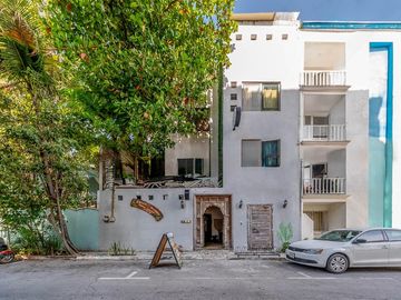 Hotel en Venta: Hotel Boutique a dos cuadras del mar en Playa del Carmen