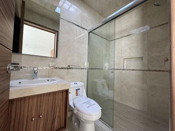 CASA EN VENTA EN FRACCIONAMIENTO RESIDENCIAL KINARA, ZONA SAN BERNARDINO TLAXCALANCINGO