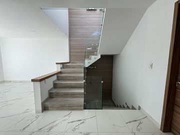 CASA EN VENTA EN FRACCIONAMIENTO RESIDENCIAL KINARA, ZONA SAN BERNARDINO TLAXCALANCINGO