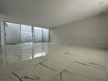 CASA EN VENTA EN FRACCIONAMIENTO RESIDENCIAL KINARA, ZONA SAN BERNARDINO TLAXCALANCINGO