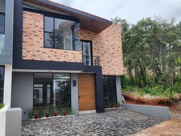 Casa en Venta Altozano  Fraccionamiento privado frente área verde