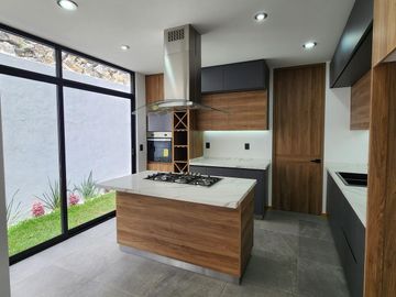 Casa en Venta Altozano  Fraccionamiento privado frente área verde