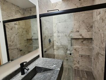Casa en Venta Altozano  Fraccionamiento privado frente área verde