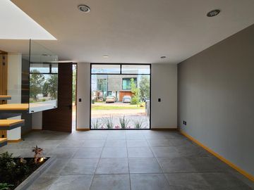 Casa en Venta Altozano  Fraccionamiento privado frente área verde