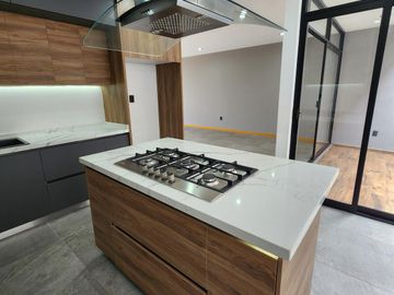Casa en Venta Altozano  Fraccionamiento privado frente área verde