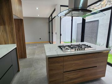 Casa en Venta Altozano  Fraccionamiento privado frente área verde