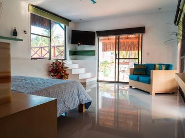 Casa de 2 recámaras con alberca en venta  en Sisal, Yucatán.