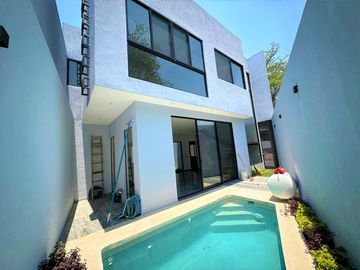 Casa en Fraccionamiento Lomas de Atzingo