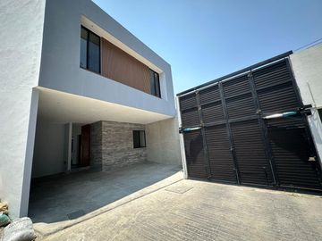 Casa en Fraccionamiento Lomas de Atzingo